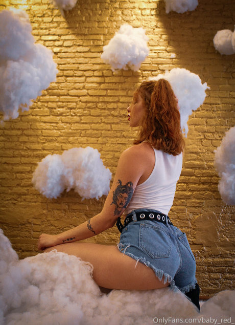 Baby red_ ポルノスター 可愛い 写真