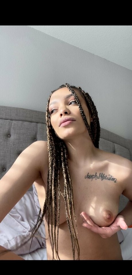 novatitsxxx アダルトスター 写真