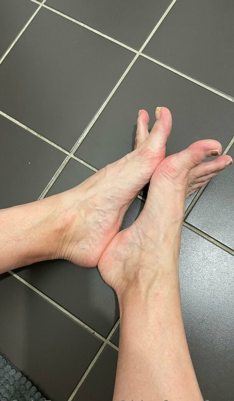 巨乳の黒人女性オンリーファンズ HD 写真