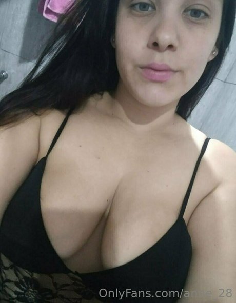 anne 28 ポルノスター 写真