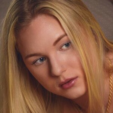 Hattie James 完璧なポルノスター ギャラリー