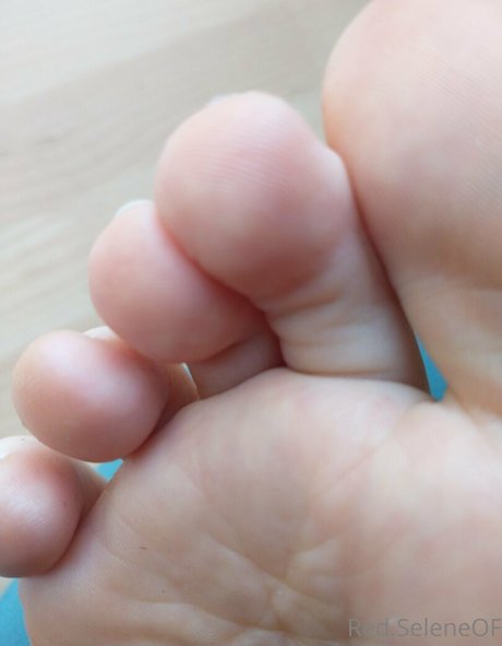 red selene トップモデル 写真