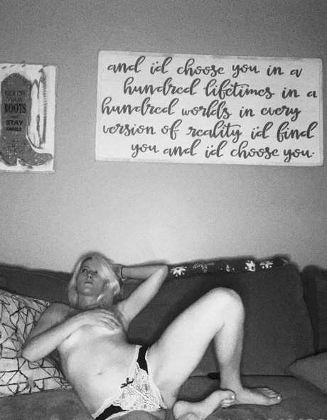 Redneckbabe262626 裸のスター ギャラリー