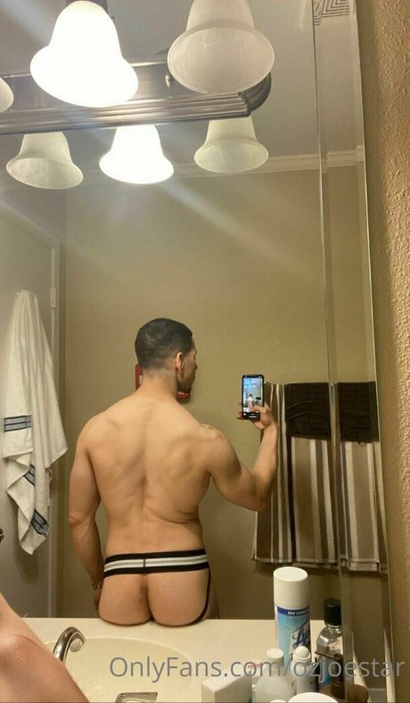 太めのブロンドオンリーファンズ ホット裸 画像