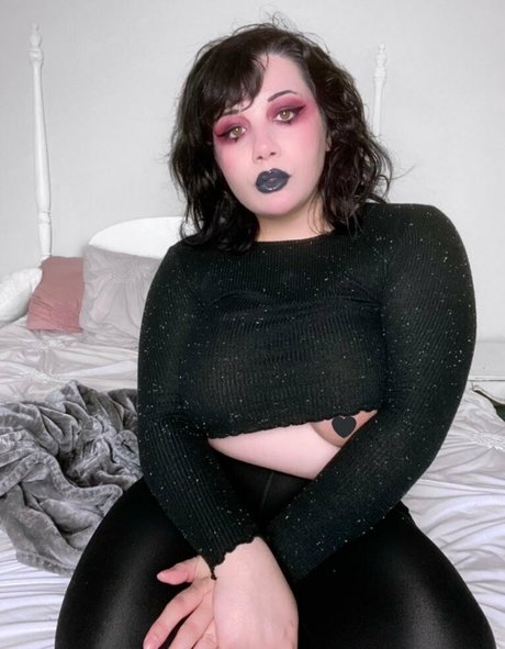 demonlewds 高品質モデル 画像