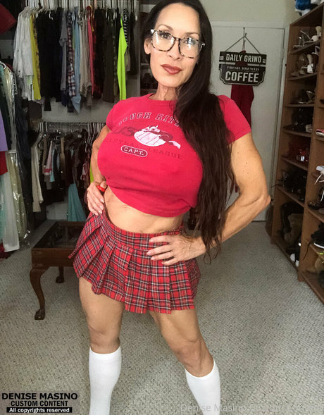 曲線美の女の子オンリーファンズ ポルノ ギャラリー