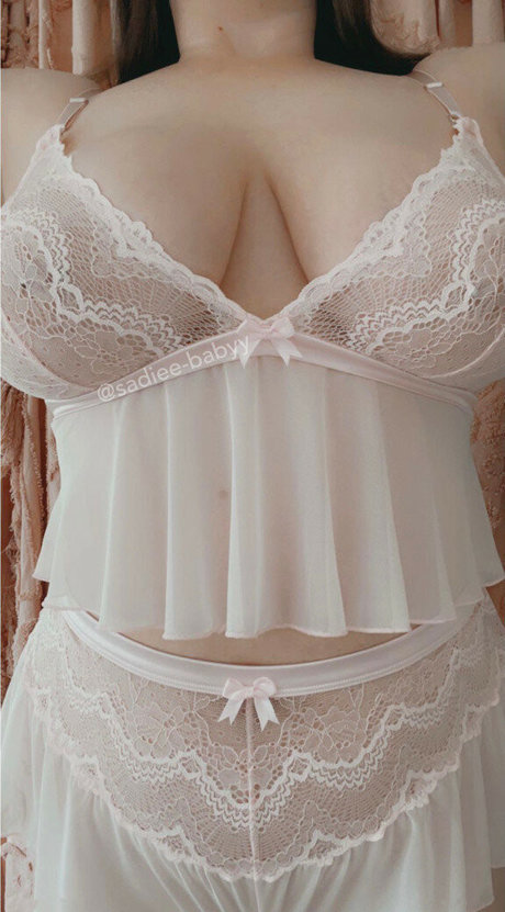 フィットネスインフルエンサーオンリーファンズ ホットセクシー 写真