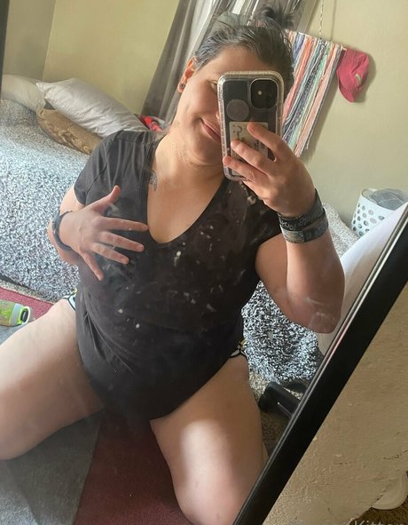 黒檀の猫オンリーファンズ 無料 写真