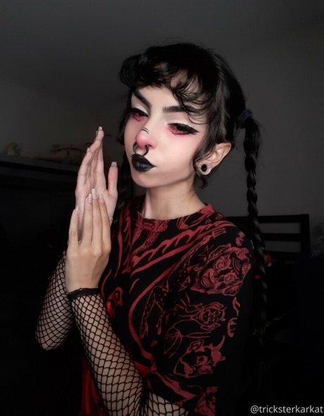 Tricksterkarkat ヌード女優 画像