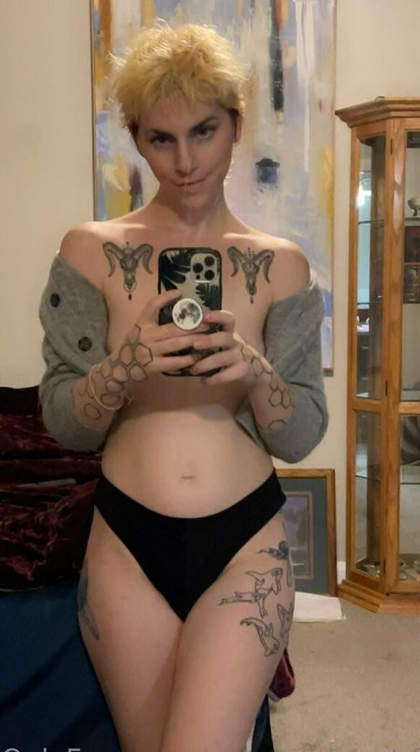 cannacabaret free セクシーモデル 画像