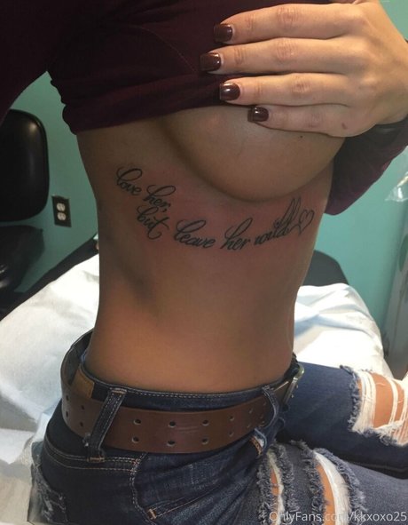 小柄なティーンオンリーファン 限定 写真