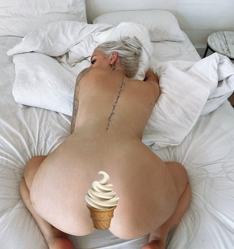 Emily Paul ホットモデル 画像