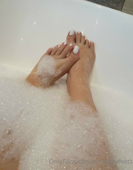 裸の熟女オンリーファンズ ベスト 画像