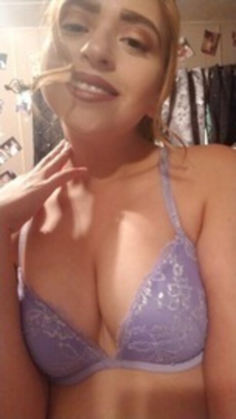 Ronnilove アダルト女優 写真