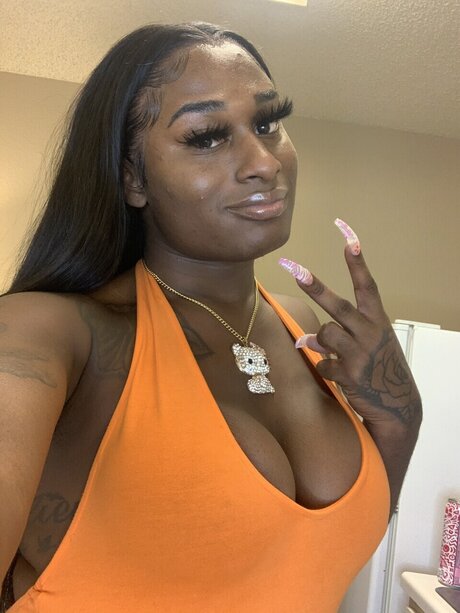 ビデオ通話 オンリーファンズ ポルノ 写真