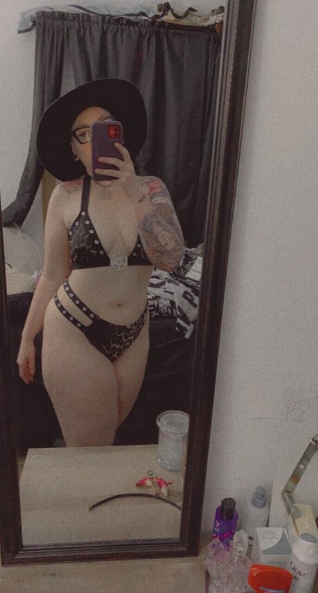 dummithiqbish94 アダルトモデル 写真