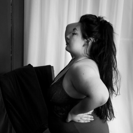 Karen 美しいモデル 画像