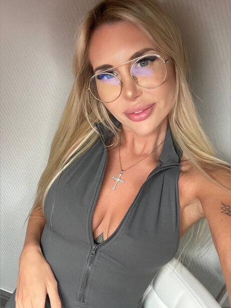 Elsa_ エロティック女優 写真