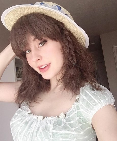 毛深いラテン系オンリーファンズ 無料セックス 写真