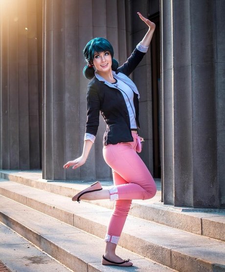 ヌード教師オンリーファンズ エロ 写真