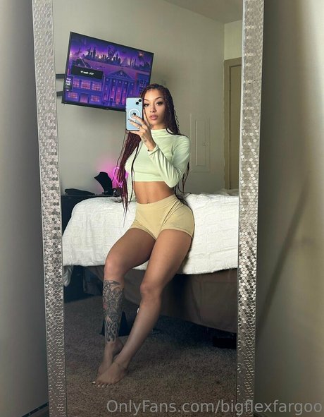 アジアンゴス オンリーファンズ 美しいポルノ 画像