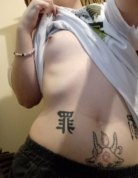 petite enfer エロティックモデル 写真