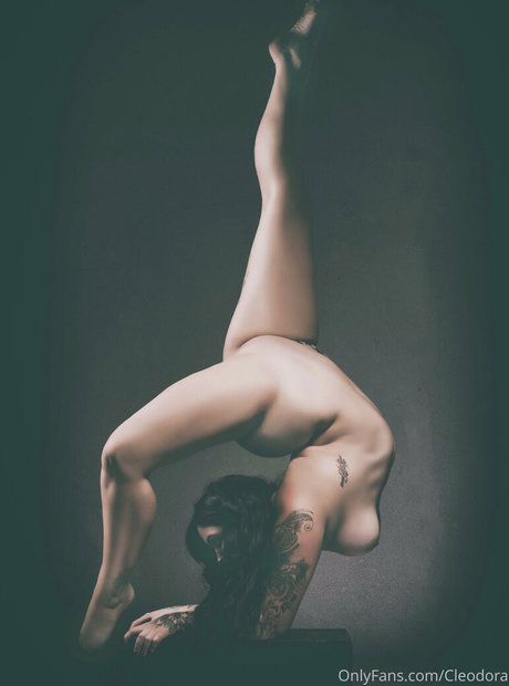 Cleodora セクシーなスター 写真