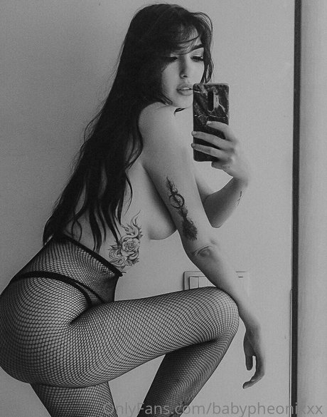 babypheonixxx ヌードモデル 写真