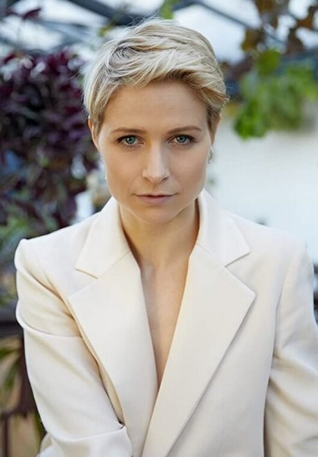 Niamh Algar ポルノモデル 写真