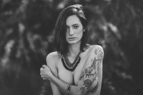 Poli Kap ポルノスター エロティック 画像