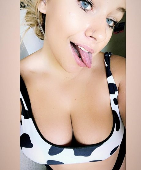 Mackenzie Spohn スター ヌード 写真