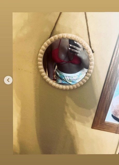 Mackenzie Spohn アートスター 写真