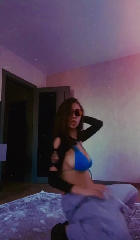 aisultana ホット女優 ギャラリー