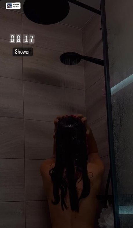 aisultana ポルノスター 独占 写真