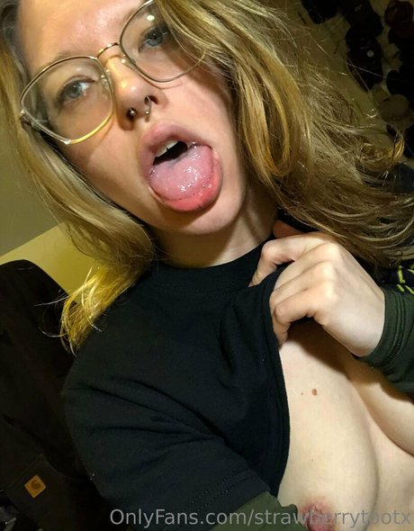 strawberrytootx ヌード女優 画像