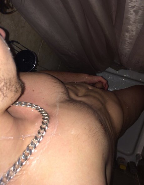 19歳のOnlyFans ヌード 写真