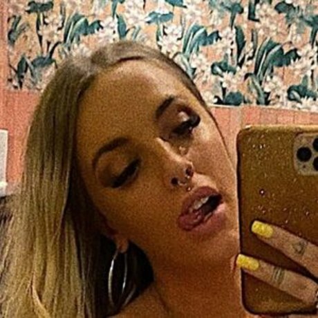 Hana Alexiss ポルノスター ヌード 画像