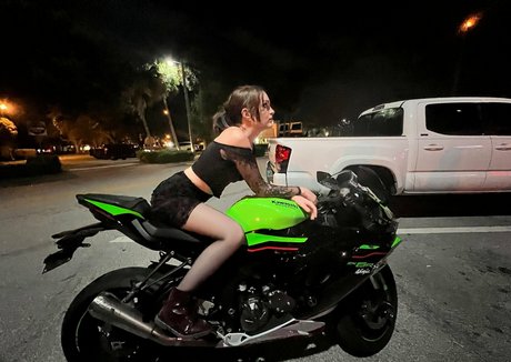 brycesgfkatya 独占スター 画像