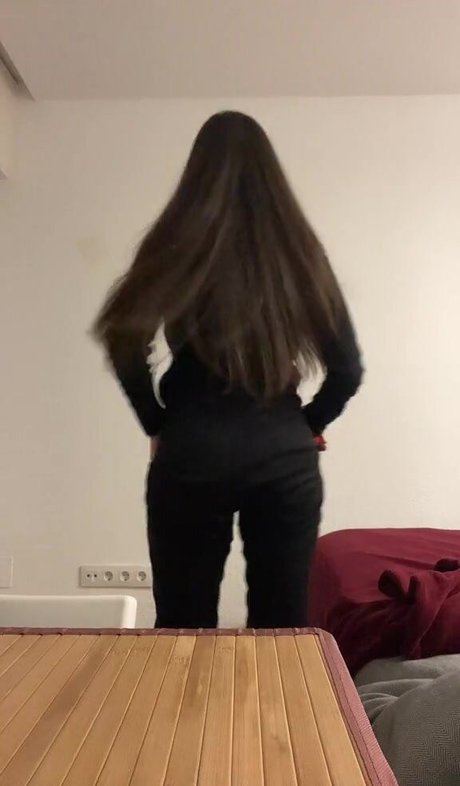 Daniela Derly エロティックなモデル 画像