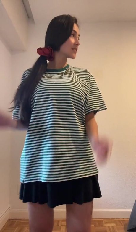 Daniela Derly エロティック女優 写真