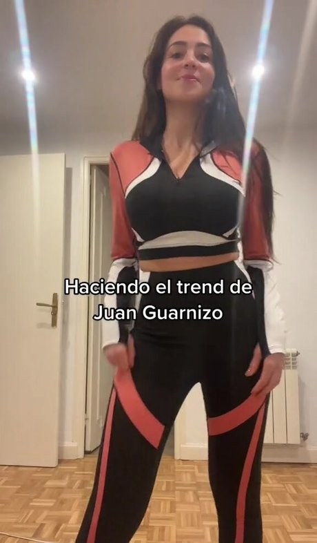 ママの足OnlyFans ヌード 写真