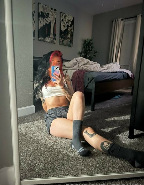 輪姦オンリーファンズ ポルノ 写真