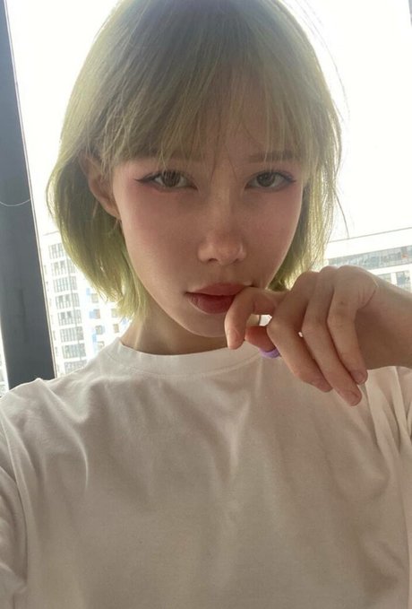 ティーンシーメールオンリーファンズ 美しいxxx 写真