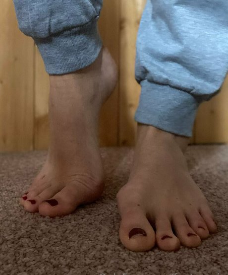 feetronnie スター ヌード 画像