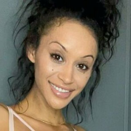 giavendettiofficial エロティックなスター ギャラリー