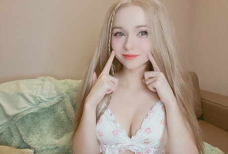 Rachel Blossom アダルトモデル 画像