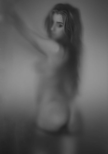 ウェブカメラ オンリーファンズ セクシーヌード 画像