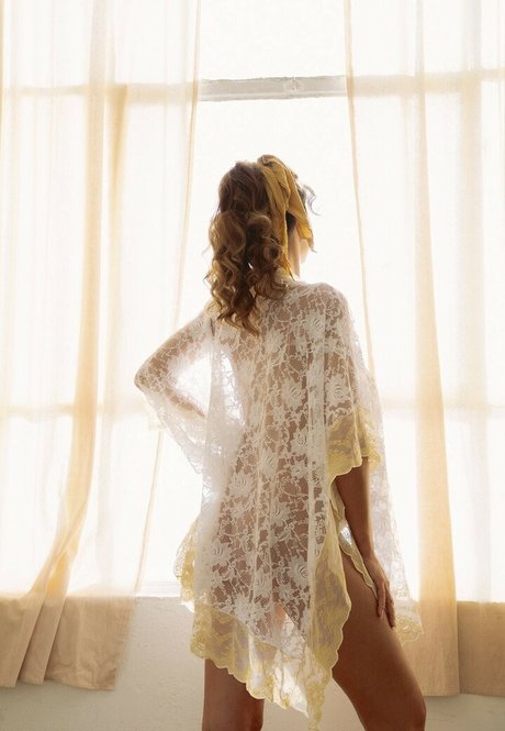 Lauren Marie Young ポルノスター HD 画像