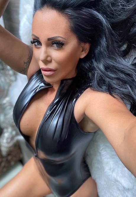 Onlyheni ヌードスター アーカイブ