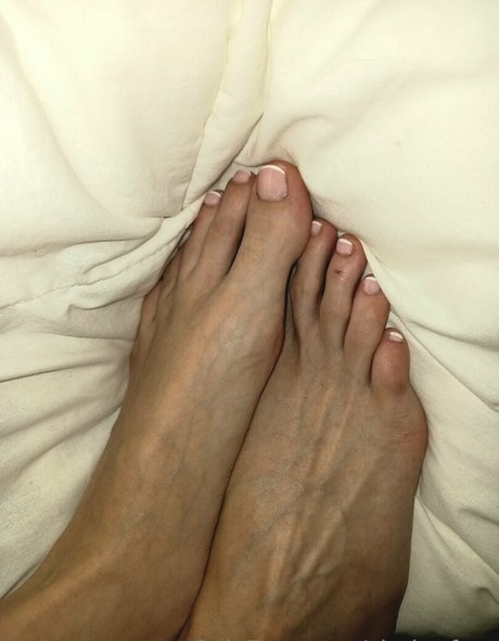clarita feet 最高のスター 画像
